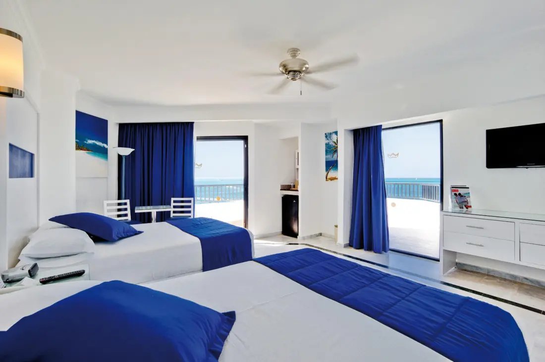 Quarto com vista para o mar no Riu Caribe